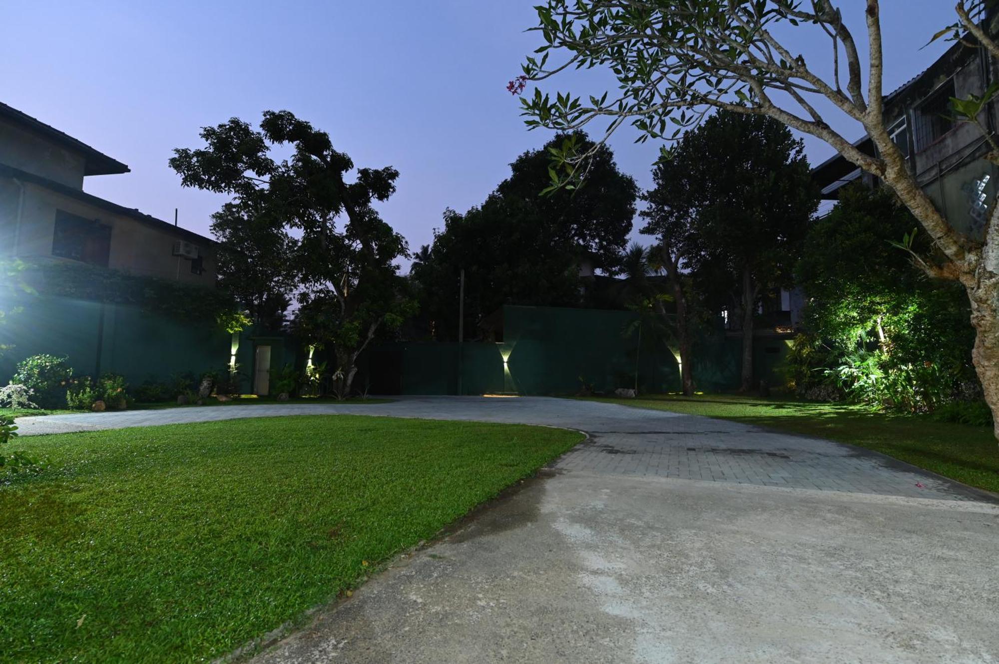 Serene Manor 巴塔拉穆拉 外观 照片